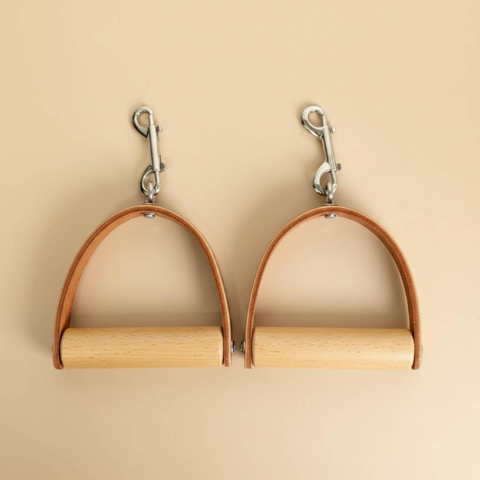 2 poignées en cuir et bois, de - Pilates & Yoga Unleashed Studio Tuckahoe avis et prix