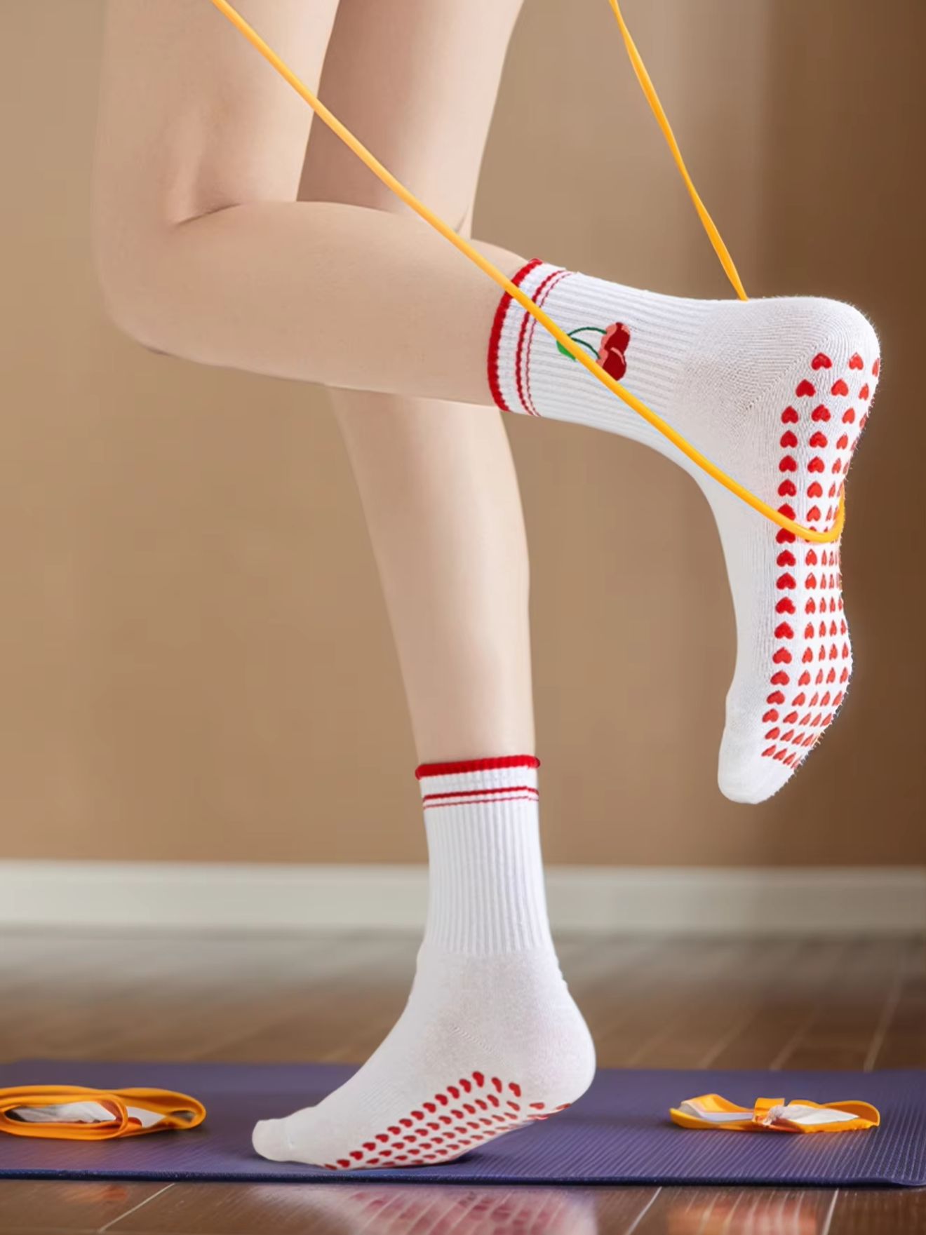 1 paire de chaussettes de yoga - Pilates & Yoga Unleashed Studio Tuckahoe avis et prix